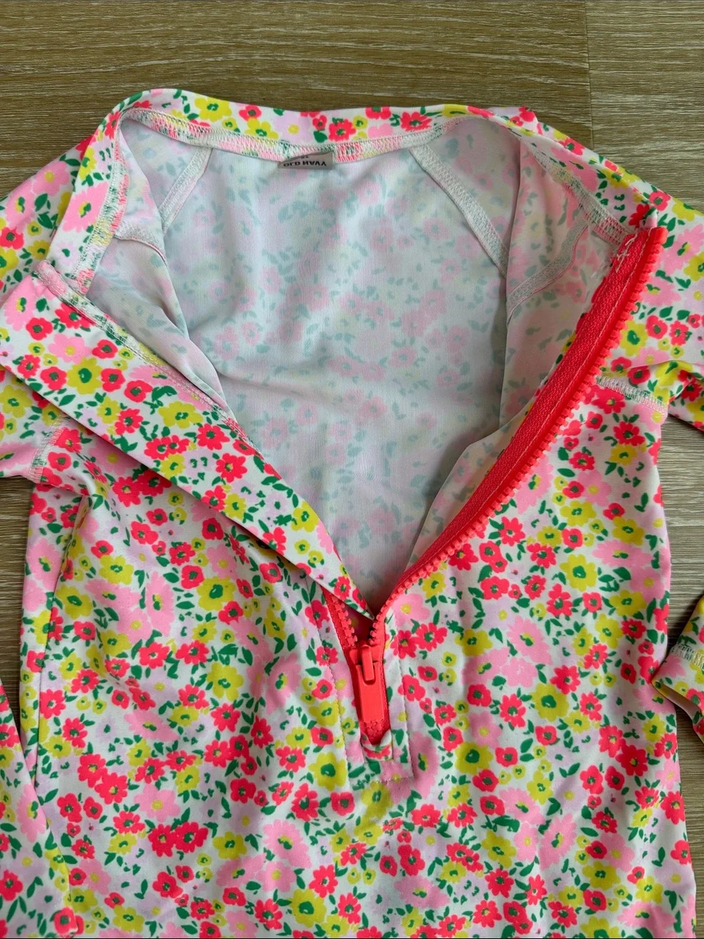 Old Navy Floral Swimsuit Rash Guard Size 3T
